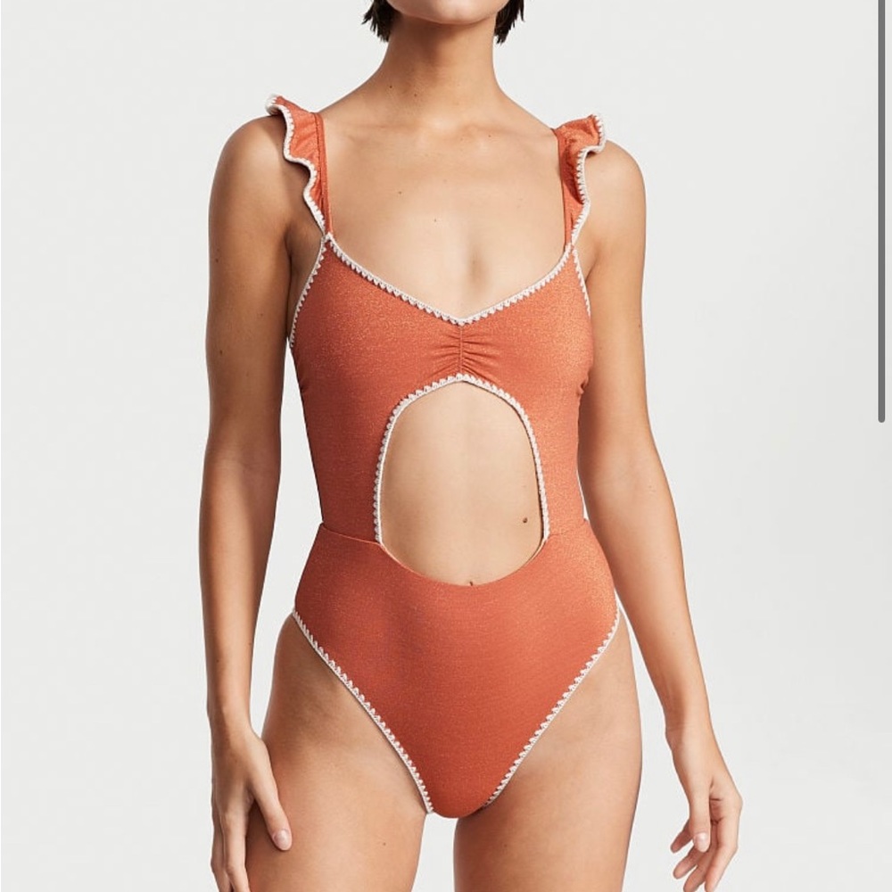 nwt Victoria’s Secret ruffle swimsuit🩱